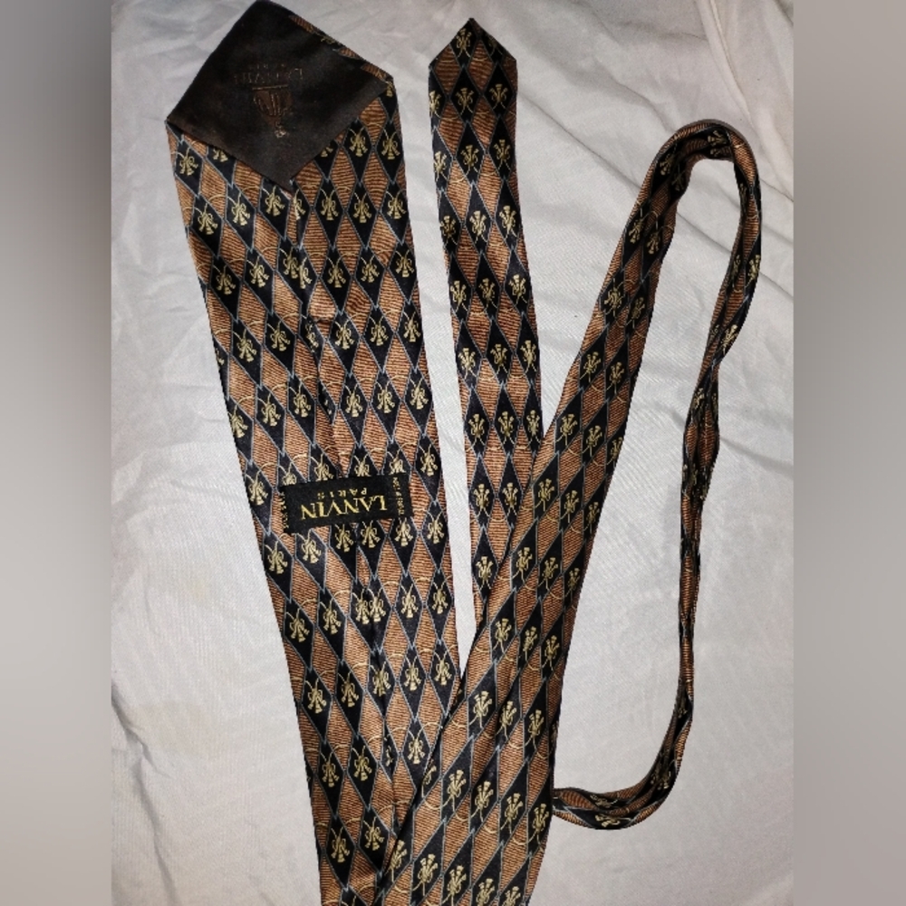 Lanvin Paris 100% Silk TieLanvin Geometric Squares Classic Tie